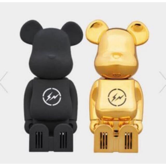 FRAGMENT(フラグメント)のcleverin(R) BE@RBRICK THE CONVENI 2体セット エンタメ/ホビーのフィギュア(その他)の商品写真