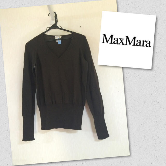 Max Mara(マックスマーラ)のマックスマーラ 茶Vネックニット クリーニング済み レディースのトップス(ニット/セーター)の商品写真