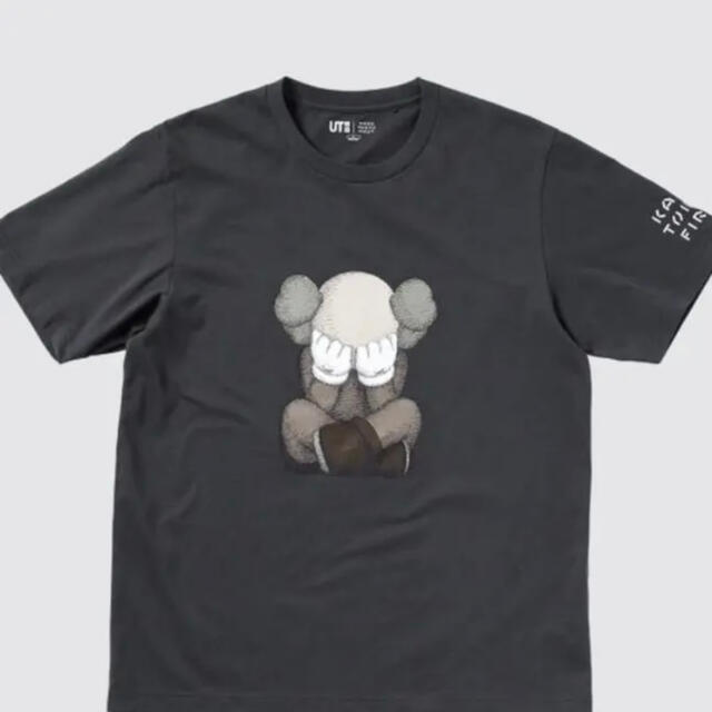 UNIQLO(ユニクロ)の【新品未使用】KAWS UNIQLO UT Tシャツ M ダークグレー メンズのトップス(Tシャツ/カットソー(半袖/袖なし))の商品写真