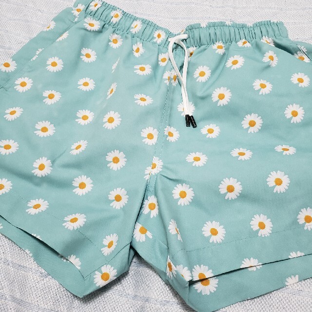 PMO  DAISY ALLOVER SHORT PANTS