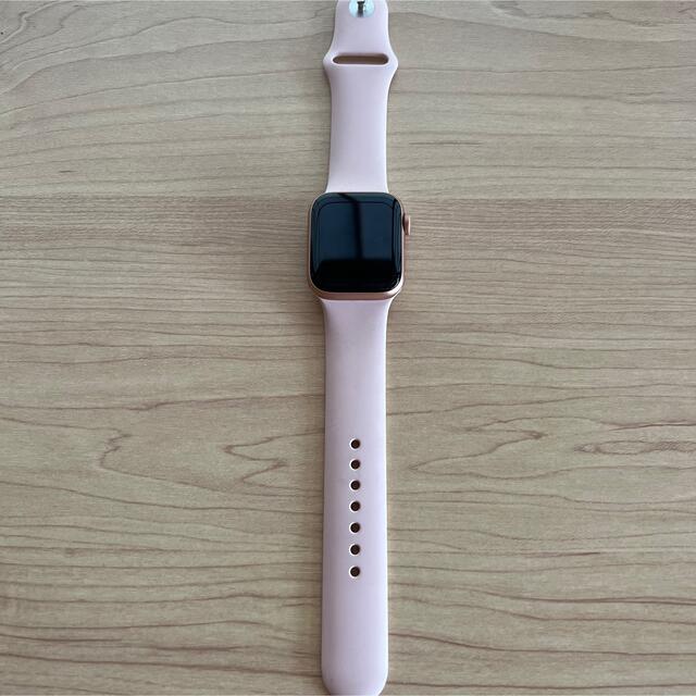 Apple Watch(アップルウォッチ)のアップルウォッチSE GPSモデル40mm 美品 スマホ/家電/カメラのスマートフォン/携帯電話(その他)の商品写真