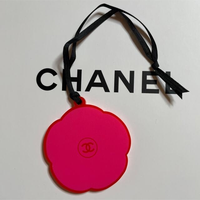 CHANEL(シャネル)のCHANEL チャーム ピンク カメリア 1個 インテリア/住まい/日用品のオフィス用品(ラッピング/包装)の商品写真