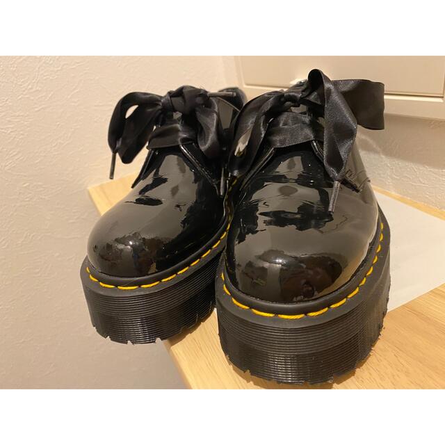 Dr.Martens(ドクターマーチン)のドクターマーチン　エナメルリボンシューズ レディースの靴/シューズ(ローファー/革靴)の商品写真