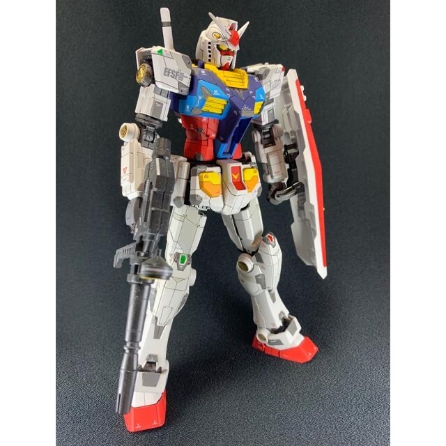 BANDAI(バンダイ)の全塗装1/100 RX-78F00 ガンダム（横浜ガンダム） エンタメ/ホビーのおもちゃ/ぬいぐるみ(模型/プラモデル)の商品写真