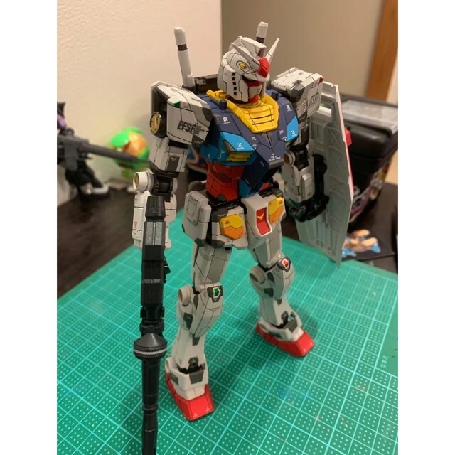 BANDAI(バンダイ)の全塗装1/100 RX-78F00 ガンダム（横浜ガンダム） エンタメ/ホビーのおもちゃ/ぬいぐるみ(模型/プラモデル)の商品写真