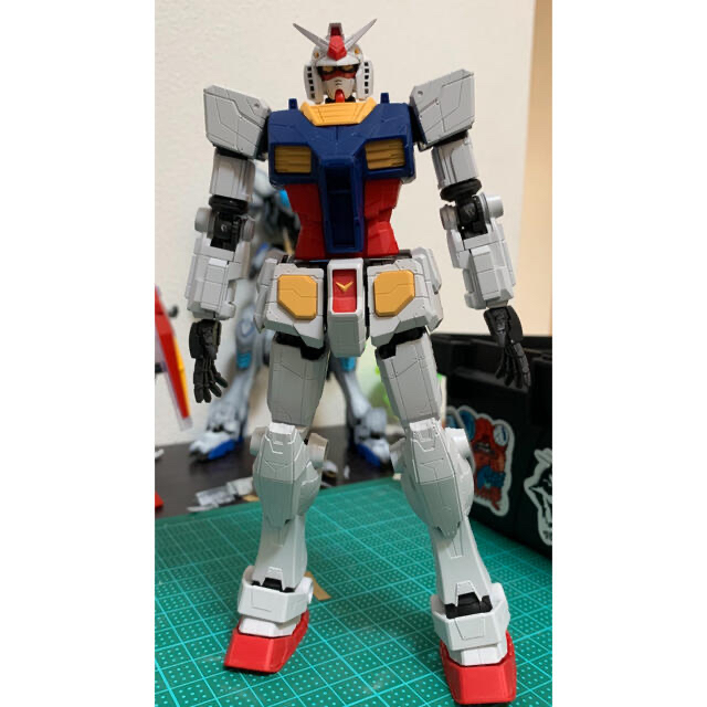 BANDAI(バンダイ)の全塗装1/100 RX-78F00 ガンダム（横浜ガンダム） エンタメ/ホビーのおもちゃ/ぬいぐるみ(模型/プラモデル)の商品写真