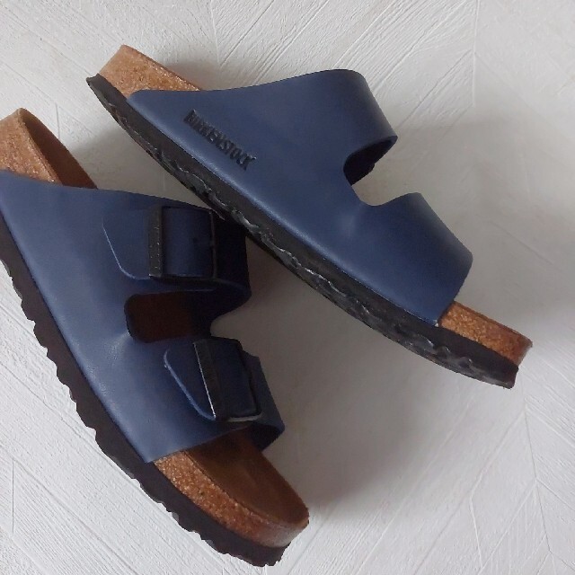 BIRKENSTOCK(ビルケンシュトック)のビルケンシュトック/サンダル/ネイビー レディースの靴/シューズ(サンダル)の商品写真