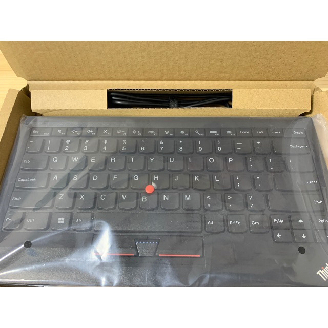 Lenovo(レノボ)の「新品」キーボード ThinkPad トラックポイント(英語配列)  有線 スマホ/家電/カメラのスマホ/家電/カメラ その他(その他)の商品写真