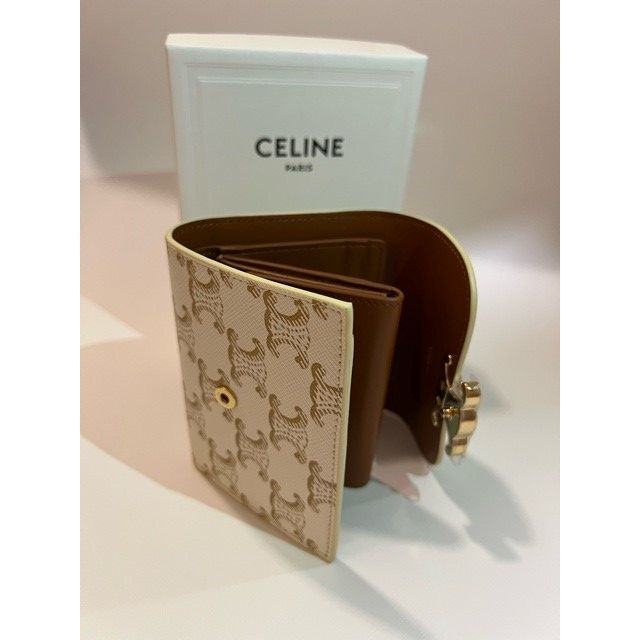celine - セリーヌ スモールトリオンフウォレット【新品未使用】の通販 celine - セリーヌ スモールトリオンフウォレット【新品未使用】の通販