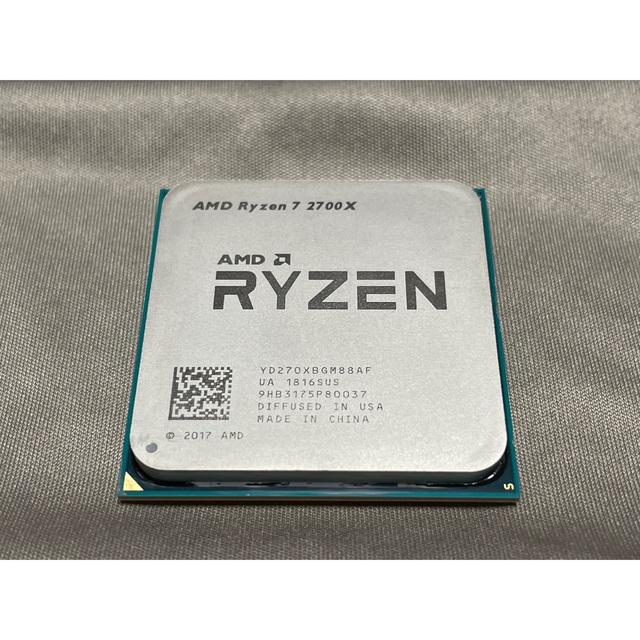 【中古】AMD Ryzen 7 2700X BOX【付属クーラー未使用】 スマホ/家電/カメラのPC/タブレット(PCパーツ)の商品写真