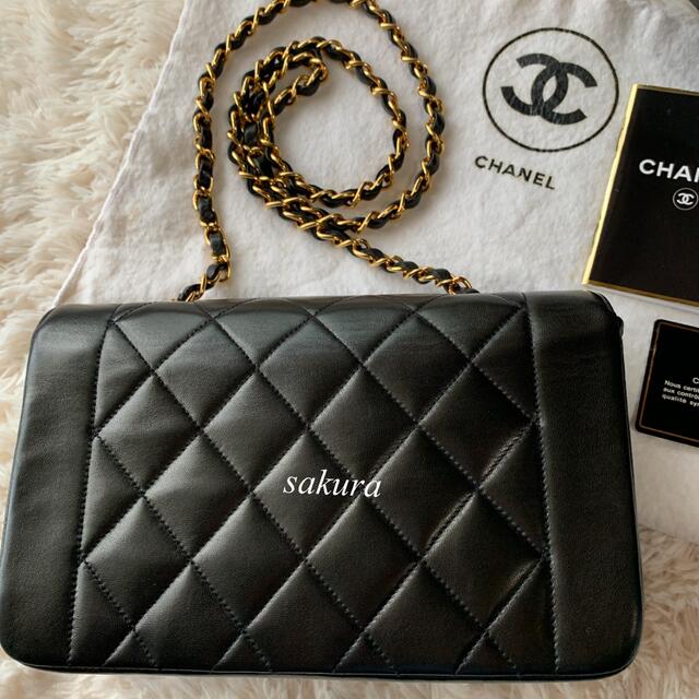 CHANEL(シャネル)の美品シャネルCHANELダイアナフラップ マトラッセ 付属品完備 追加画像 レディースのバッグ(ショルダーバッグ)の商品写真