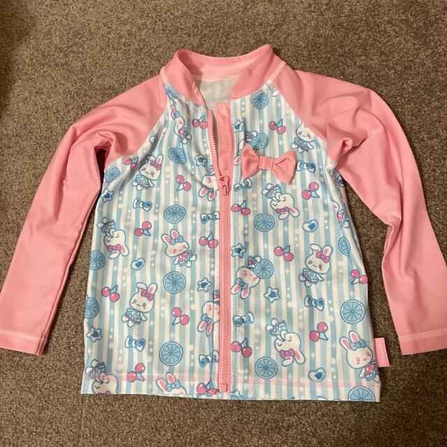 未使用　美品　ラッシュガード キッズ/ベビー/マタニティのキッズ服女の子用(90cm~)(水着)の商品写真