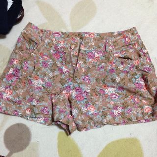 アクシーズファム(axes femme)の花柄ショーパン(カジュアルパンツ)