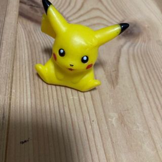 ピカチュウ フィギュア(キャラクターグッズ)