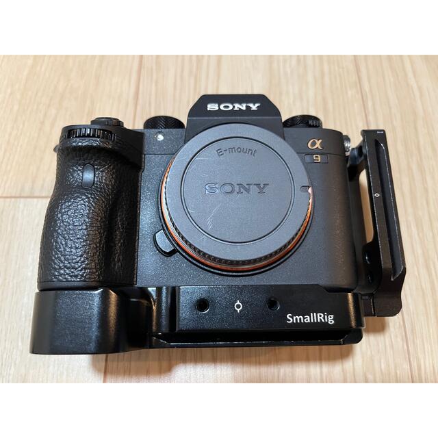 SONY(ソニー)のSONY α9 ILCE−9 L型ブラケット付き スマホ/家電/カメラのカメラ(デジタル一眼)の商品写真