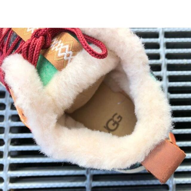 UGG(アグ)の完売しました。。。。。。。。。。UGG✨MIWO TRAINER✨25.5～26 レディースの靴/シューズ(スニーカー)の商品写真