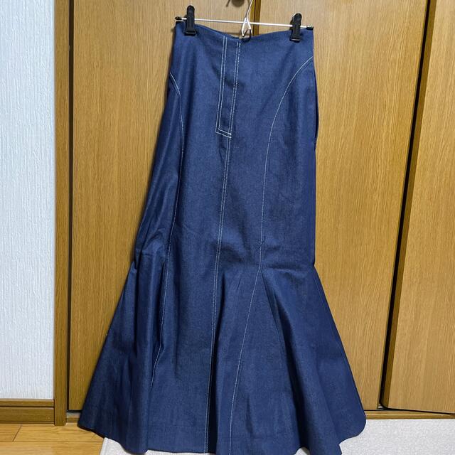 dazzlin(ダズリン)の【新品未使用】dazzlin ステッチラインマーメイドスカート レディースのスカート(ロングスカート)の商品写真
