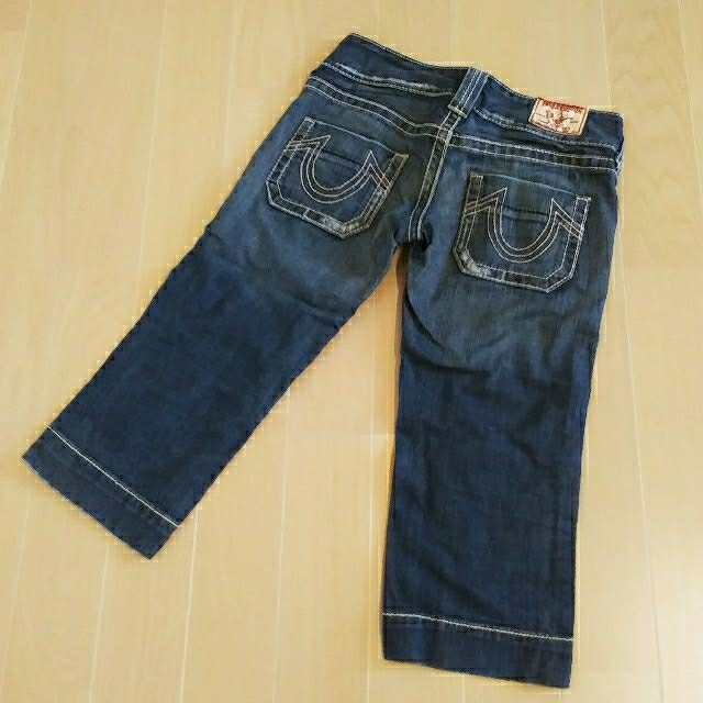 True Religion(トゥルーレリジョン)の【TRUE RELIGION 】ダメージデニム ハーフパンツ レディースのパンツ(デニム/ジーンズ)の商品写真