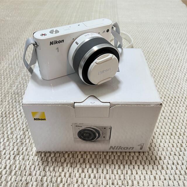 Nikon NIKON J1 ズームレンズキット WHITE Nikon NIKON J1 ズームレンズキット WHITE