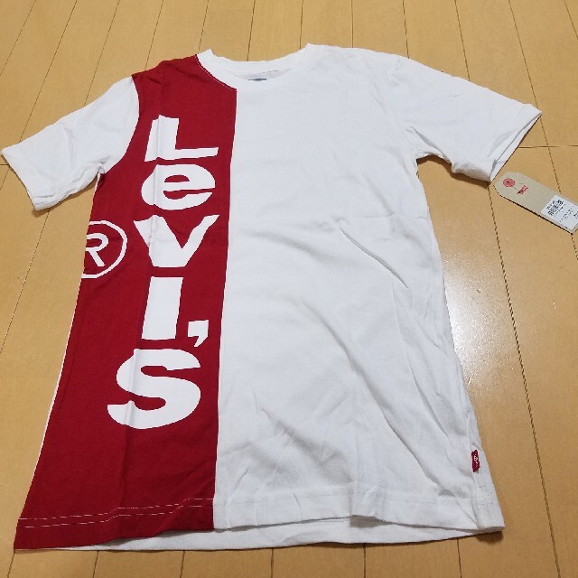 Levi's(リーバイス)のTシャツ　Levi's　白　150㎝ キッズ/ベビー/マタニティのキッズ服男の子用(90cm~)(Tシャツ/カットソー)の商品写真