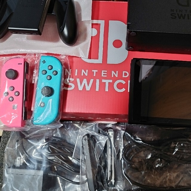 nintendo switch　switch online3ヶ月付き エンタメ/ホビーのゲームソフト/ゲーム機本体(家庭用ゲーム機本体)の商品写真