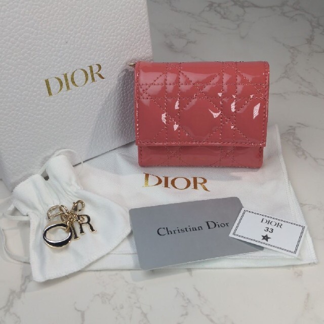 Christian Dior　カナージュ　エナメル　三つ折りレディース