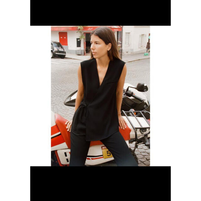 ZARA - 今季完売!ZARA リボンディテールカシュクールネック ZARA - 今季完売!ZARA リボンディテールカシュクールネック