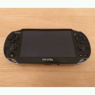 ソニー(SONY)のPS VITA(3G/Wi-Fi)本体 32GBメモカ+ケーブル+ソフト3本付き(携帯用ゲーム機本体)