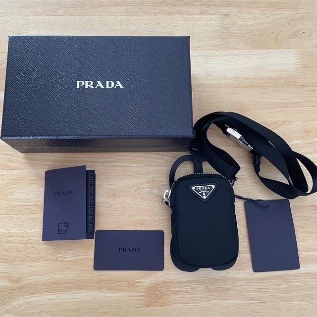 【PRADA】スマホケース