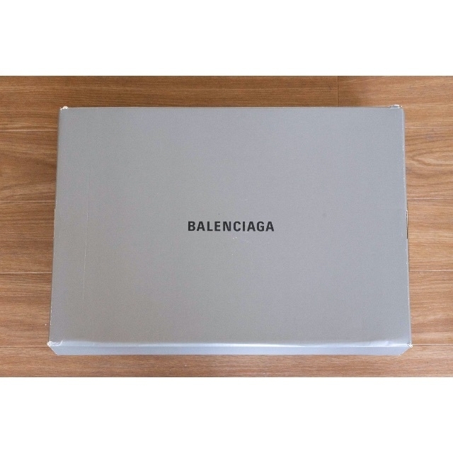 Balenciaga(バレンシアガ)の2020WINTER様専用　美品　balenciaga トリプルS バニラ　42 メンズの靴/シューズ(スニーカー)の商品写真