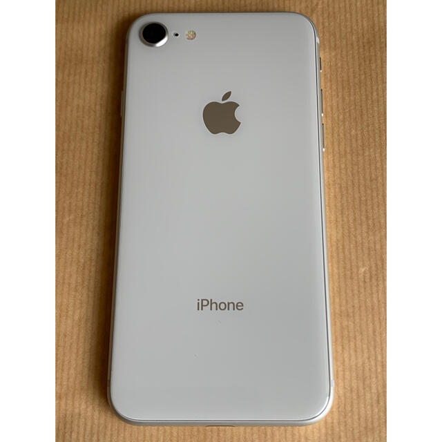 iPhone(アイフォーン)のiPhone 8 シルバー 64 GB SIMフリー スマホ/家電/カメラのスマートフォン/携帯電話(スマートフォン本体)の商品写真