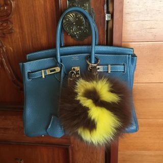 フェンディ(FENDI)のlucky girl様専用 イニシャルファーチャーム(バッグチャーム)