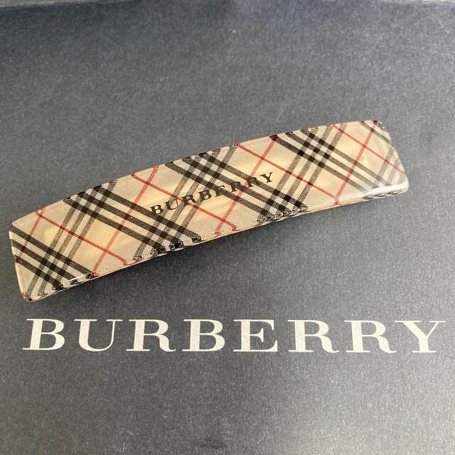 BURBERRY(バーバリー)の新品　未使用　バーバリー　BURBERRY  バレッタ レディースのヘアアクセサリー(バレッタ/ヘアクリップ)の商品写真