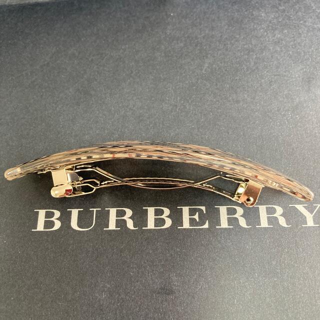 BURBERRY(バーバリー)の新品　未使用　バーバリー　BURBERRY  バレッタ レディースのヘアアクセサリー(バレッタ/ヘアクリップ)の商品写真