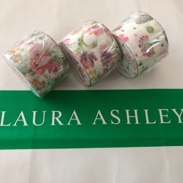 LAURA ASHLEY(ローラアシュレイ)の『専用』LAURA ASHLEYのマスキングテープ(未開封品)3種類 インテリア/住まい/日用品の文房具(テープ/マスキングテープ)の商品写真