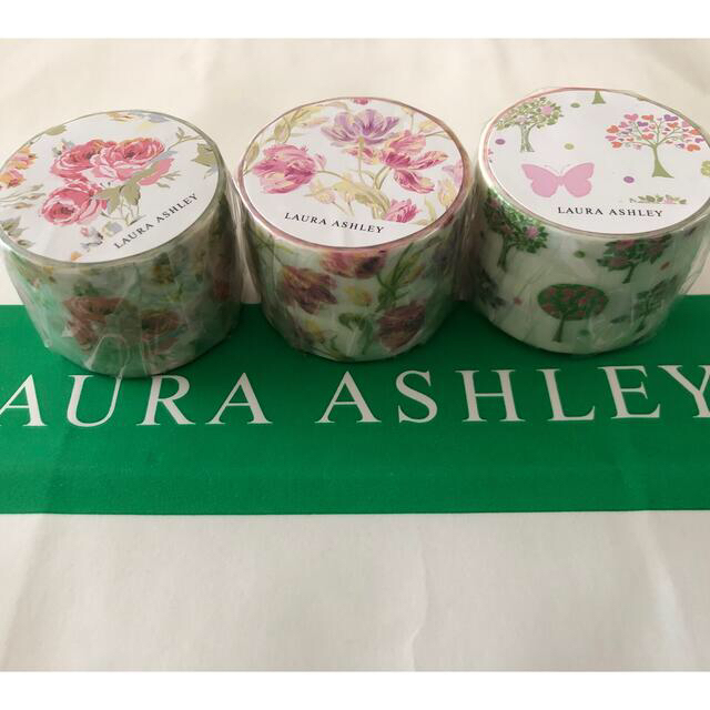 LAURA ASHLEY(ローラアシュレイ)の『専用』LAURA ASHLEYのマスキングテープ(未開封品)3種類 インテリア/住まい/日用品の文房具(テープ/マスキングテープ)の商品写真