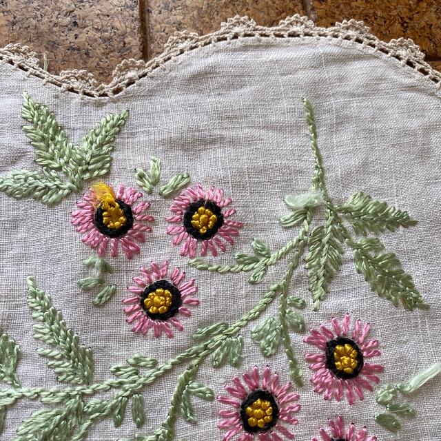 アンティーク　テーブルクロス　麻　花柄刺繍