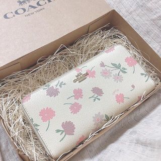 コーチ(COACH)の ヨーヨー様専用 coach 長財布　花柄　アイボリー(財布)