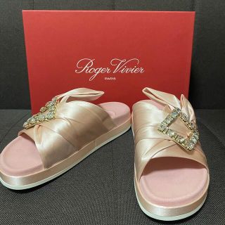 ロジェヴィヴィエ(ROGER VIVIER)のRoger Vivier   バックル　サンダル　(サンダル)