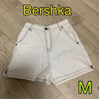 ベルシュカ(Bershka)のデニムショートパンツ Bershka ホワイト Mサイズ(ショートパンツ)