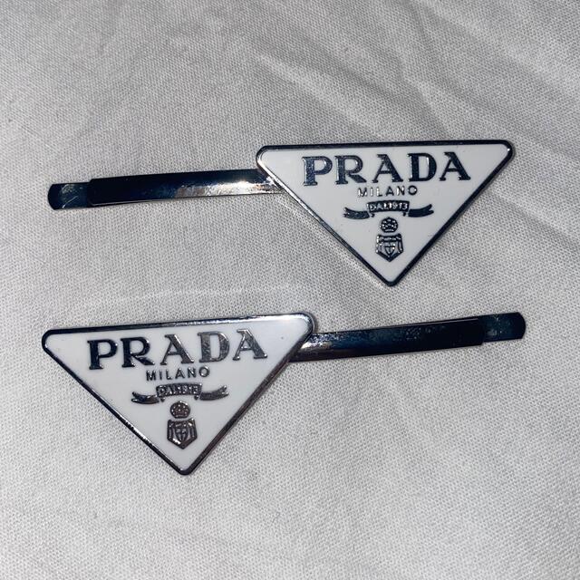 PRADA プラダ　ヘアアクセ　ヘアクリップ　美品　メタル