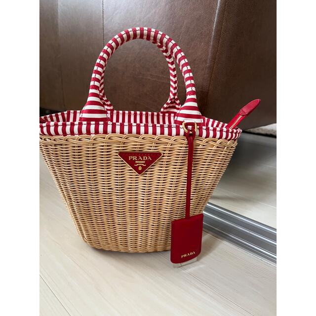 人気ブランドの新作 PRADA カゴバッグ♡赤 【美品】PRADA - かごバッグ