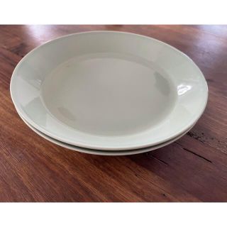 イッタラ(iittala)のittala ティーマ　21cm 2枚　セランドグリーン(食器)