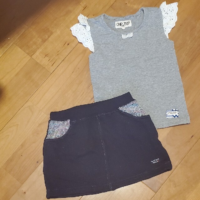 CHIP TRIP(チップトリップ)の100 フリルトップス&スカート キッズ/ベビー/マタニティのキッズ服女の子用(90cm~)(Tシャツ/カットソー)の商品写真