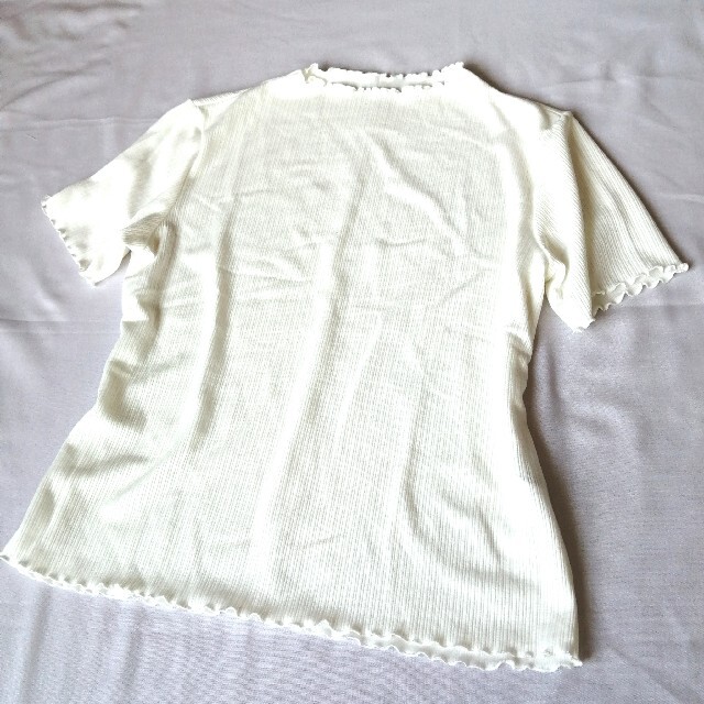 GU(ジーユー)のGU カットソー Lサイズ　リブメローコンパクトTシャツ レディースのトップス(カットソー(半袖/袖なし))の商品写真
