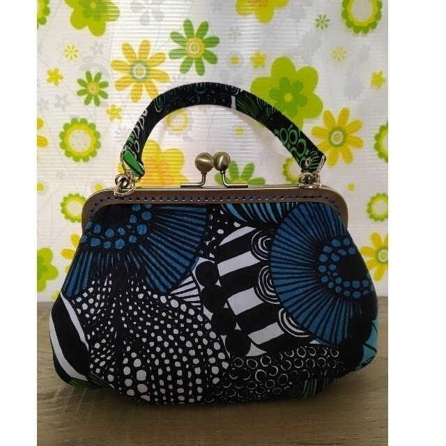 marimekko(マリメッコ)のTSUBASAさま　専用。マリメッコ　がま口バッグ(ピエニシイルトラプータルハ) ハンドメイドのファッション小物(バッグ)の商品写真