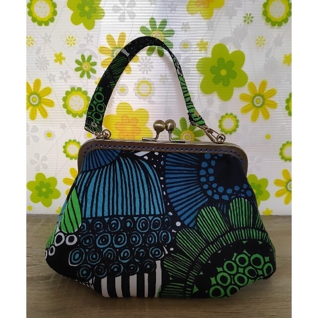 marimekko(マリメッコ)のTSUBASAさま　専用。マリメッコ　がま口バッグ(ピエニシイルトラプータルハ) ハンドメイドのファッション小物(バッグ)の商品写真