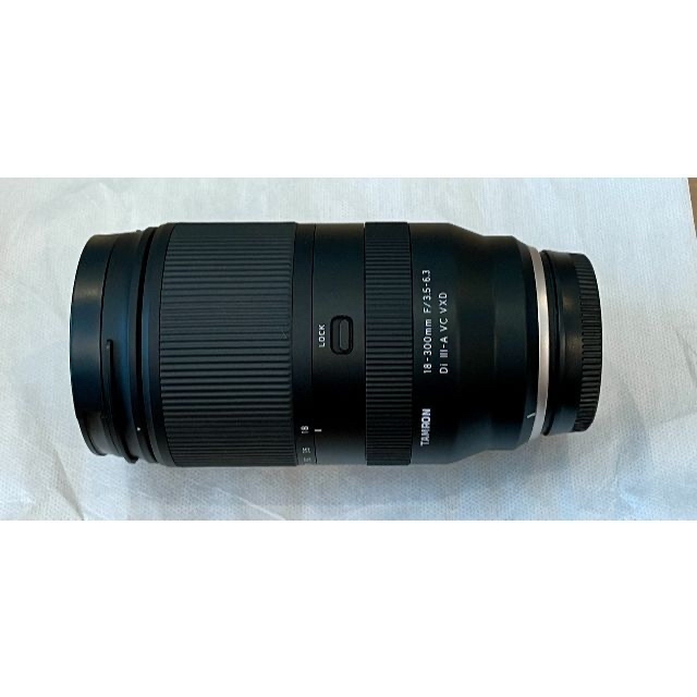 TAMRON(タムロン)の【美品】TAMRON 18-300mm F/3.5-6.3 Xマウント スマホ/家電/カメラのカメラ(レンズ(ズーム))の商品写真