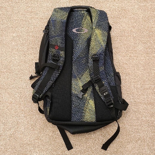 Oakley(オークリー)のオークリー バックパック 30L メンズのバッグ(バッグパック/リュック)の商品写真