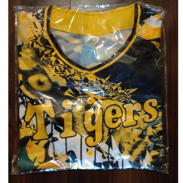阪神タイガース(ハンシンタイガース)の阪神タイガース　ウル虎の夏2022　レプリカユニフォーム　JOSHIN スポーツ/アウトドアの野球(ウェア)の商品写真